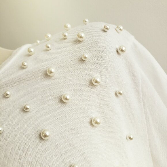 White Tee With Pearls Retro / Express / Size Petite Medium - Picture 3 of 6